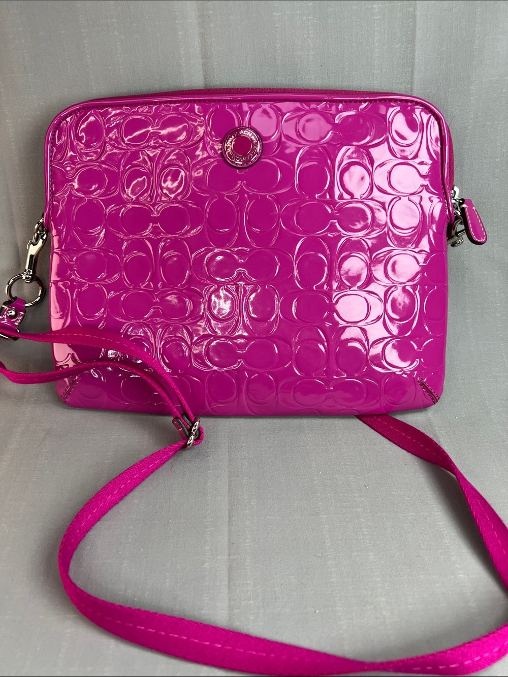 Coach iPad crossbody NWOT adjustable and detachable strap